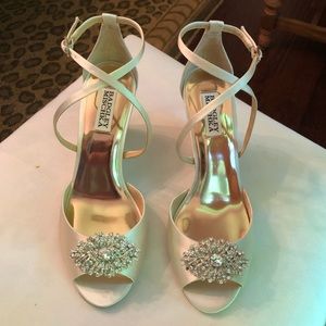 Badgley Mischka Abigail Wedges Size 8